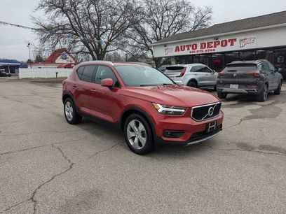Used 2021 Volvo XC40 T4 Momentum