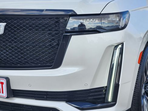 Used 2021 Cadillac Escalade Sport w/ Driver Assist Tech Package AWD/4WD image 8