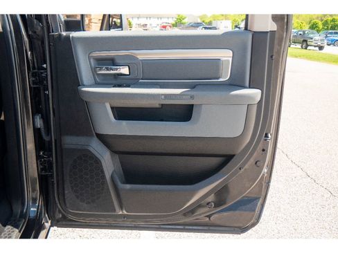 Used 2018 RAM 2500 Big Horn AWD/4WD image 19