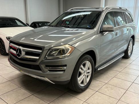 Used 2016 Mercedes-Benz GL 320 BlueTEC 4MATIC w/ Premium I Package image 3