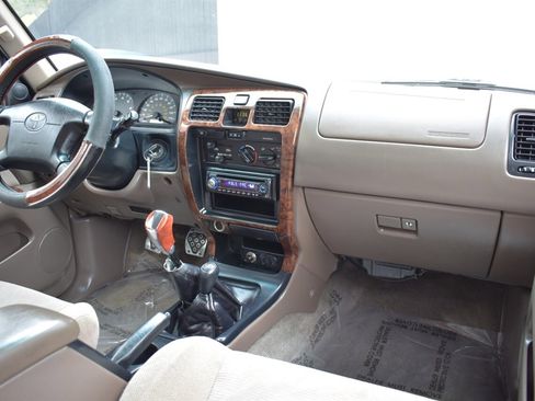 Used 2000 Toyota 4Runner SR5 image 13