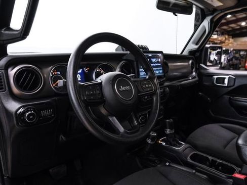 Used 2021 Jeep Wrangler Unlimited Sport image 17