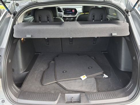 Used 2024 Chevrolet Trax ACTIV w/ Sunroof Package FWD image 33