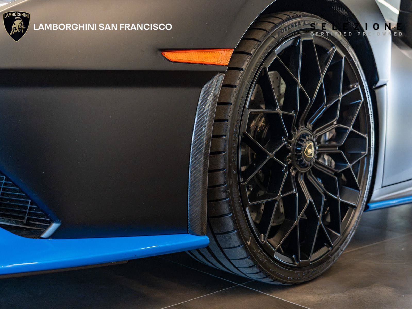 Used 2024 Lamborghini Huracan STO RWD image 43