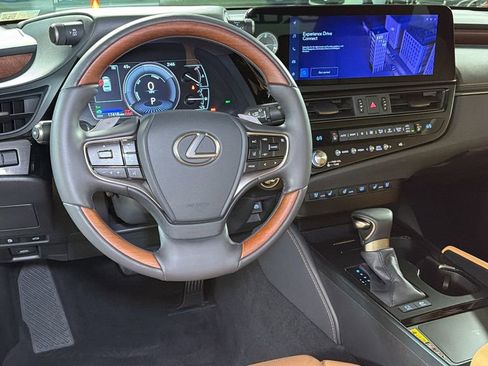 Used 2025 Lexus ES 300h w/ Technology Package image 15