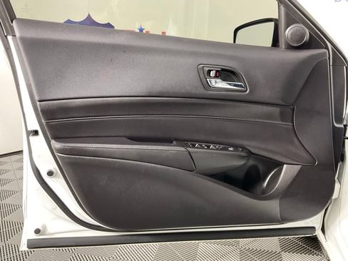 Used 2018 Acura ILX w/ AcuraWatch Plus Package FWD image 12