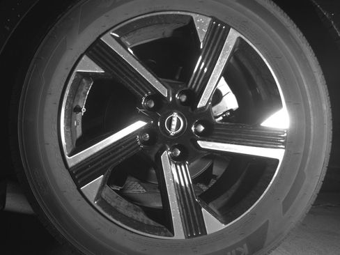 Used 2025 Nissan Sentra SV image 14