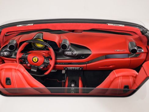 Certified 2023 Ferrari F8 Tributo RWD image 32