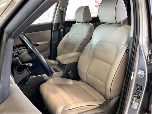 Used 2019 Kia Sportage EX FWD image 3