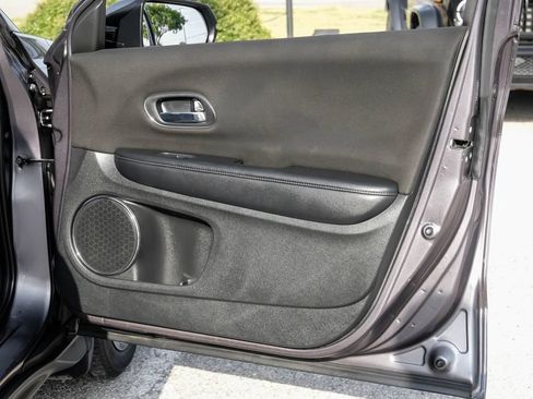 Used 2018 Honda HR-V EX image 48
