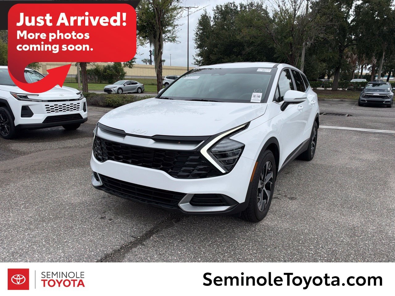 Used 2025 Kia Sportage EX FWD image 1