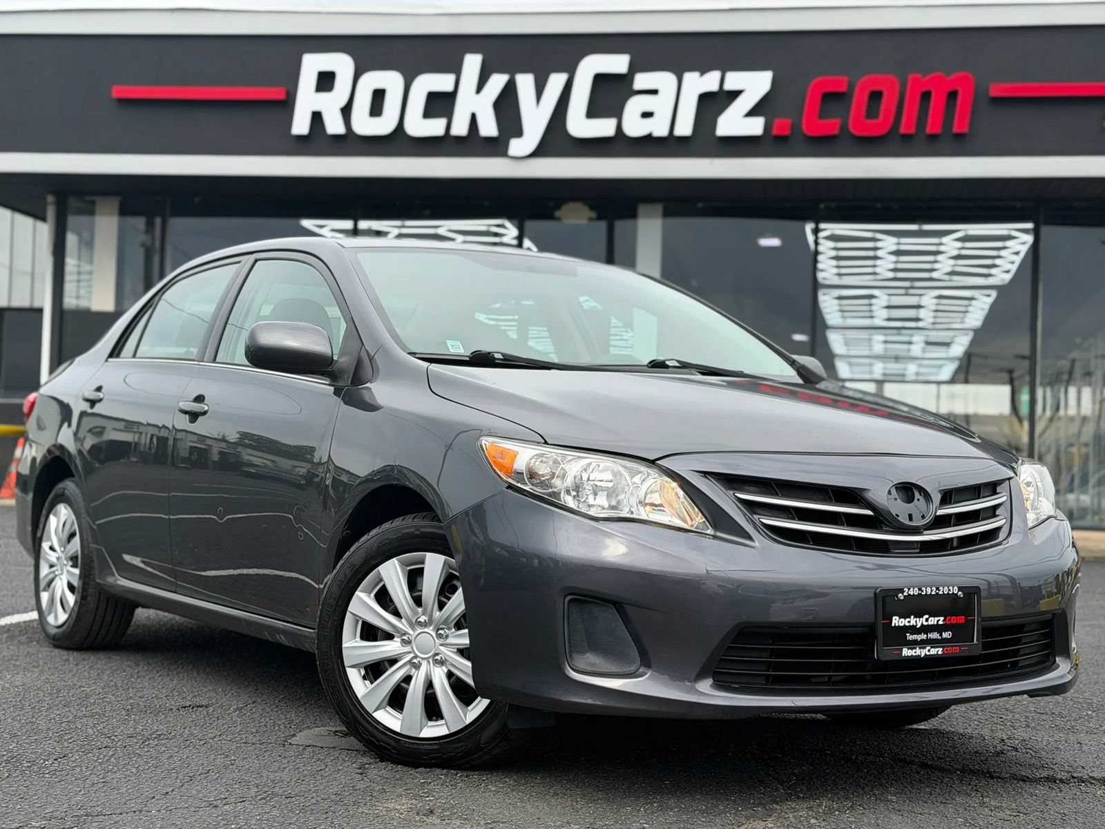 Used 2013 Toyota Corolla LE FWD image 1