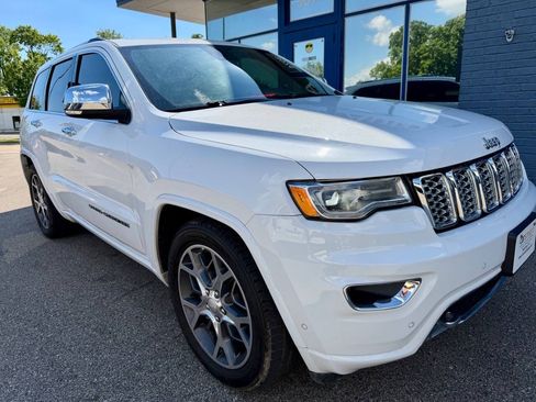 Used 2020 Jeep Grand Cherokee Overland AWD/4WD image 4