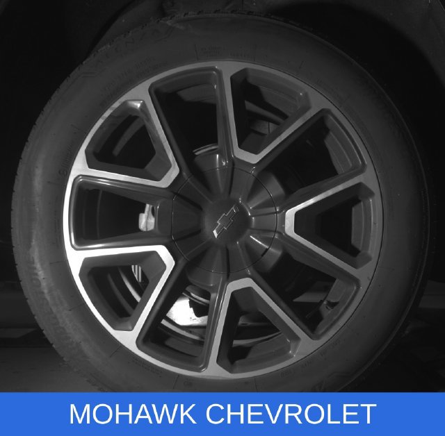 Used 2024 Chevrolet Suburban RST w/ Luxury Package AWD/4WD image 33