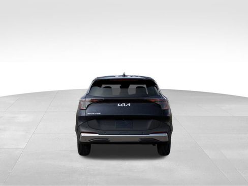 Certified 2026 Kia Sportage EX FWD image 6