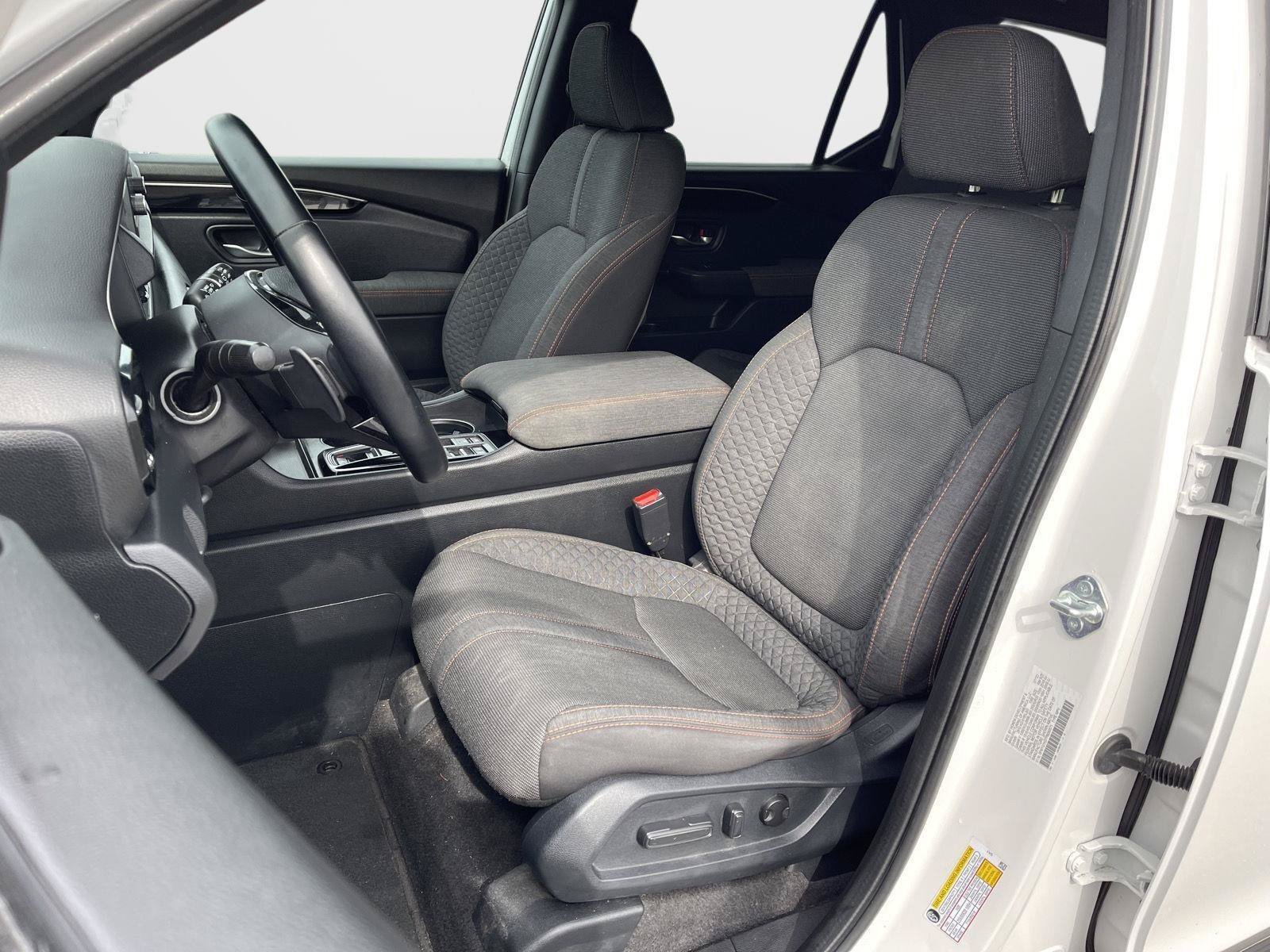 Used 2023 Honda Pilot Sport image 13