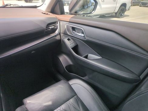 Used 2021 Nissan Rogue Platinum image 19