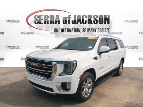 Used 2024 GMC Yukon XL SLT w/ SLT Luxury Package AWD/4WD image 5