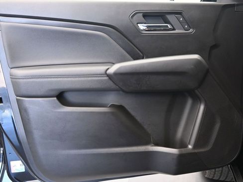 Used 2024 Chevrolet Colorado LT w/ LT Convenience Package III image 31