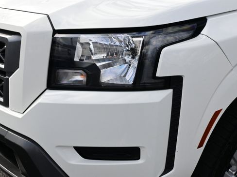 Used 2022 Nissan Frontier SV w/ Technology Package image 13