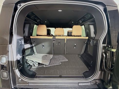 Used 2026 Land Rover Defender 110 X-Dynamic SE image 28