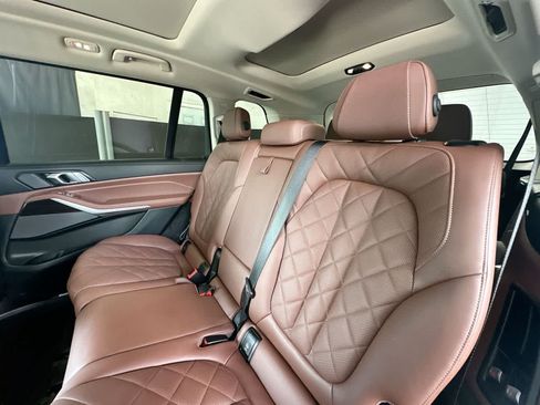 Used 2024 BMW X7 xDrive40i w/ Premium Package AWD/4WD image 22