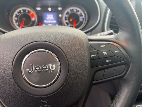 Used 2019 Jeep Cherokee Trailhawk image 22