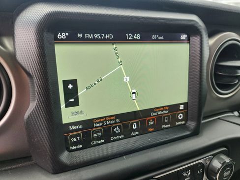 Used 2021 Jeep Gladiator Sport image 32