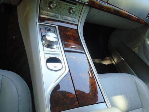 Used 2009 Jaguar XF Luxury RWD image 14