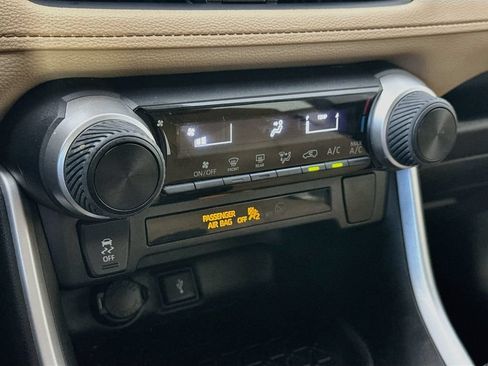 Used 2020 Toyota RAV4 LE w/ All Weather Liner Package FWD image 18
