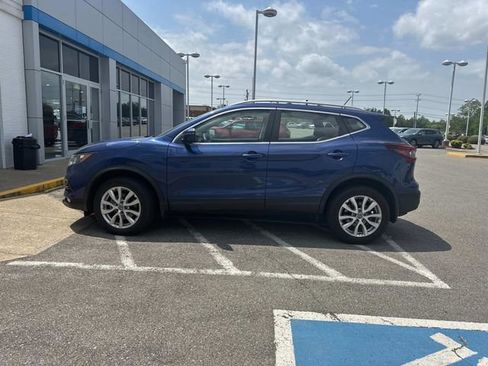 Used 2022 Nissan Rogue Sport SV FWD image 7