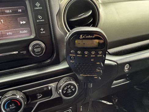 Used 2020 Jeep Wrangler Sport AWD/4WD image 41
