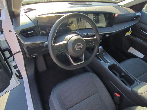 New 2026 Nissan Kicks SV image 11