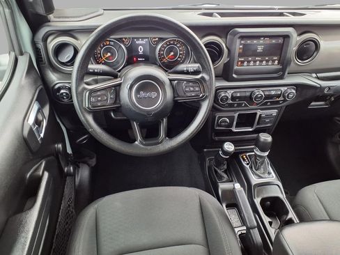 Used 2023 Jeep Gladiator Sport AWD/4WD image 4