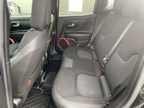 Used 2016 Jeep Renegade Trailhawk image 20