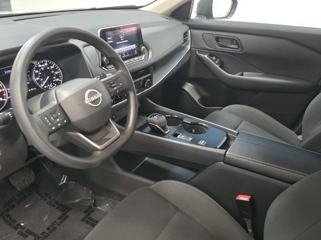 Used 2025 Nissan Rogue S FWD image 19
