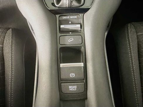 Used 2024 Honda HR-V LX image 19