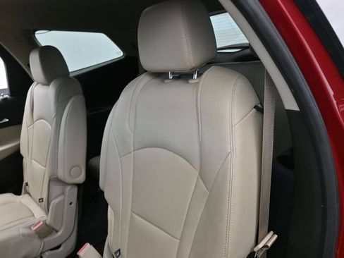 Used 2020 Buick Enclave Essence FWD image 29