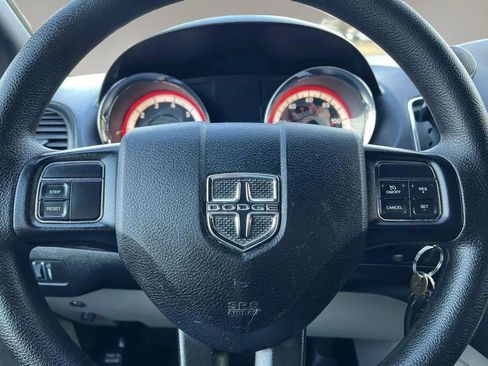 Used 2019 Dodge Grand Caravan SE FWD image 15