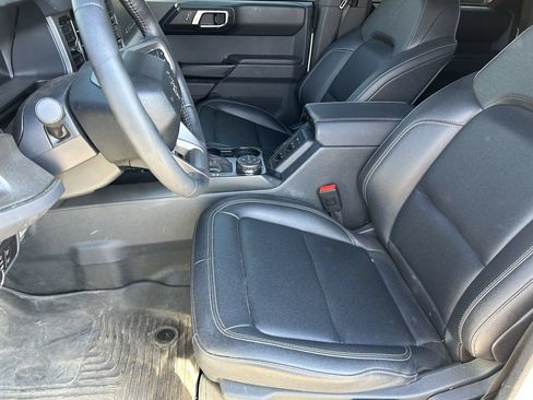 Used 2025 Ford Bronco Badlands AWD/4WD image 15