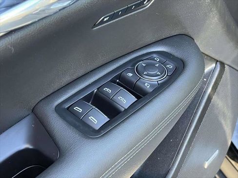 Used 2024 Cadillac XT6 Premium Luxury image 17