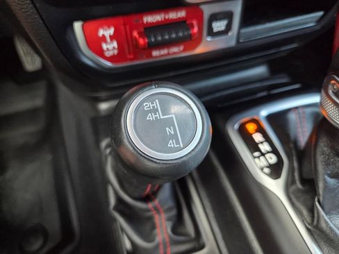 Used 2019 Jeep Wrangler Unlimited Rubicon AWD/4WD image 28