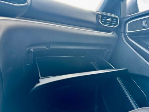 Used 2020 Ford Explorer XLT w/ Equipment Group 202A image 23