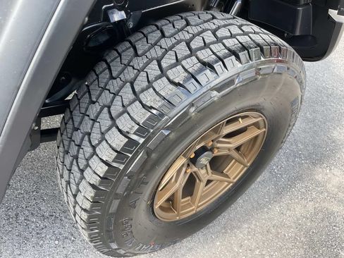 Used 2021 Jeep Wrangler Rubicon AWD/4WD image 13