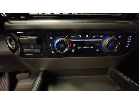 Used 2022 Chevrolet Silverado 1500 LTZ image 14