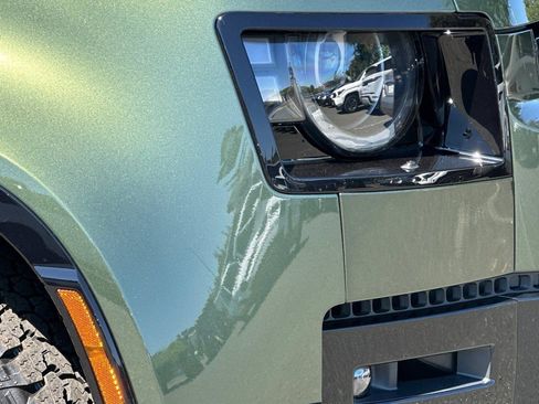 New 2026 Land Rover Defender 110 X-Dynamic SE AWD/4WD image 29
