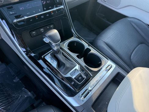 Used 2024 Kia Carnival SX Prestige image 21