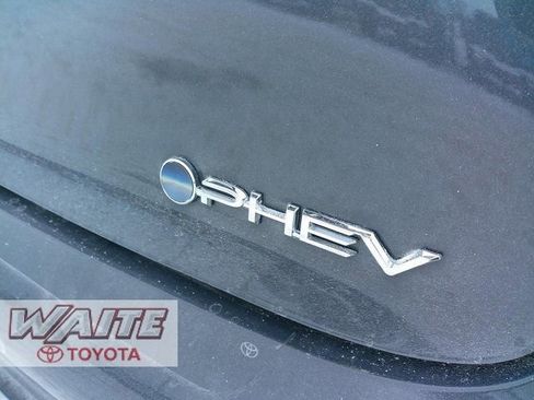 New 2026 Toyota Prius Plug-In Hybrid FWD image 7