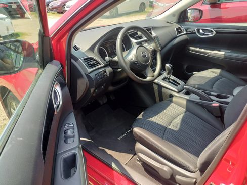 Used 2019 Nissan Sentra SV w/ Special Edition Package FWD image 4