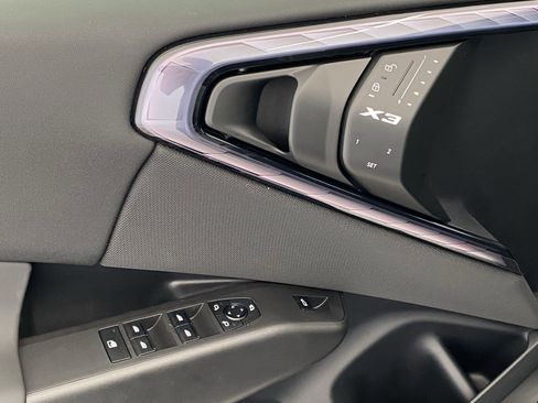 Used 2025 BMW X3 xDrive30i w/ Premium Package image 23